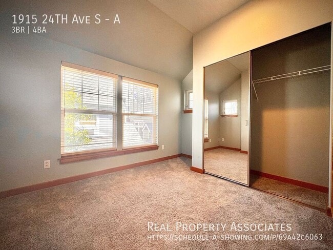 Building Photo - 1915 24th Ave S