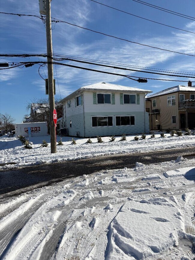 Building Photo - 166 Franklin Blvd