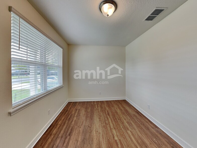 Building Photo - 3025 Eagle Bluff Way