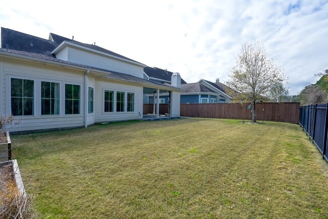 Building Photo - 2215 Blue Duck Ln