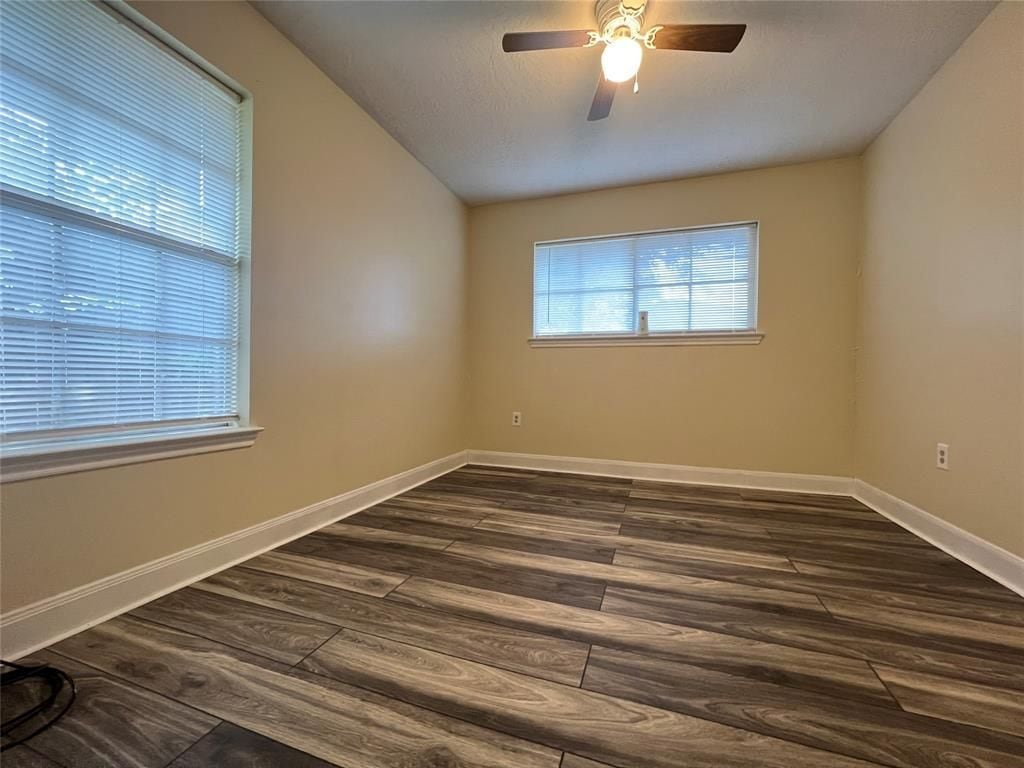 Building Photo - 915 Pinckney St