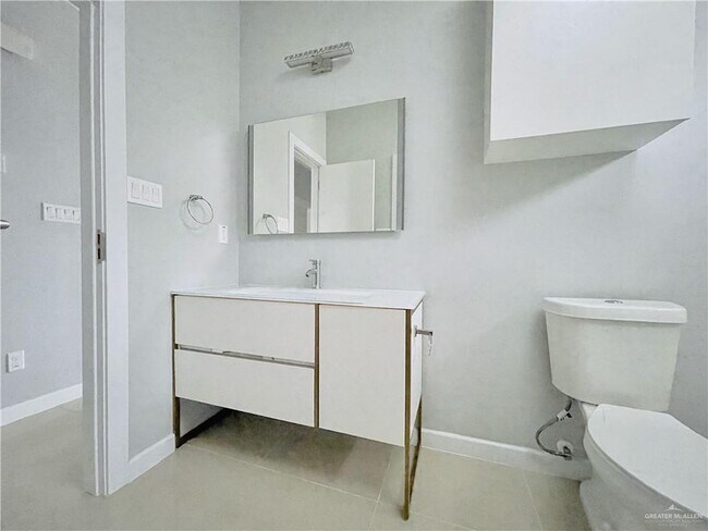 Building Photo - 23 Summerland Ln