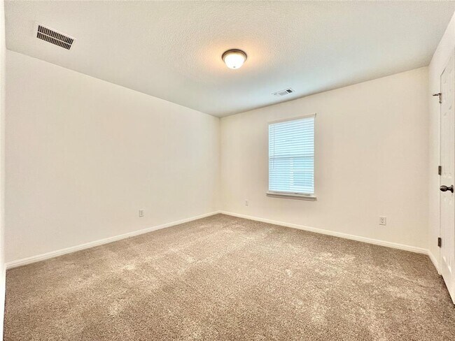 Building Photo - 3200 College Park Dr