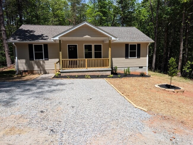 Building Photo - 5 Woodland Hills Dr