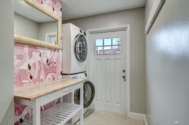 Building Photo - 3105 W 21st Ct