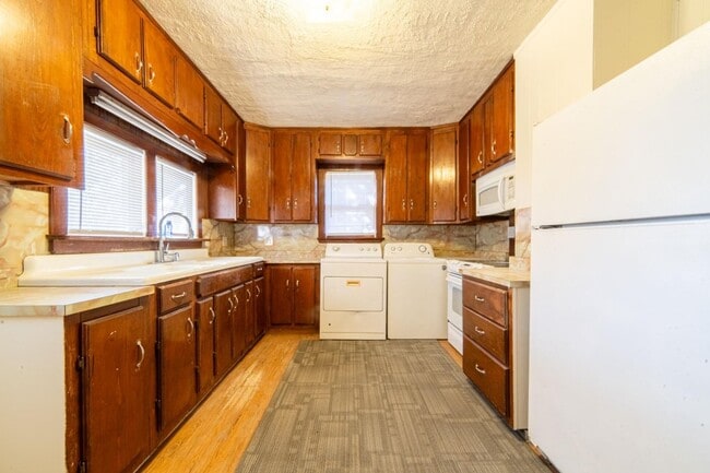 Building Photo - Beautifully refreshed 4-bedroom, 2-bath home in Millville