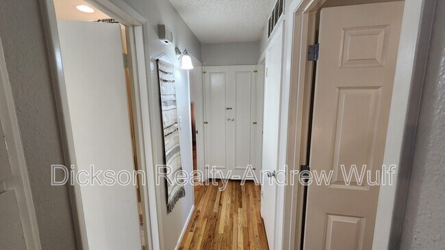 Building Photo - 700 Akard Dr