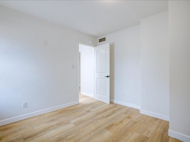 Building Photo - Scenic Living at Dorado Golf Course; 3 Bedroom 2 Bathroom