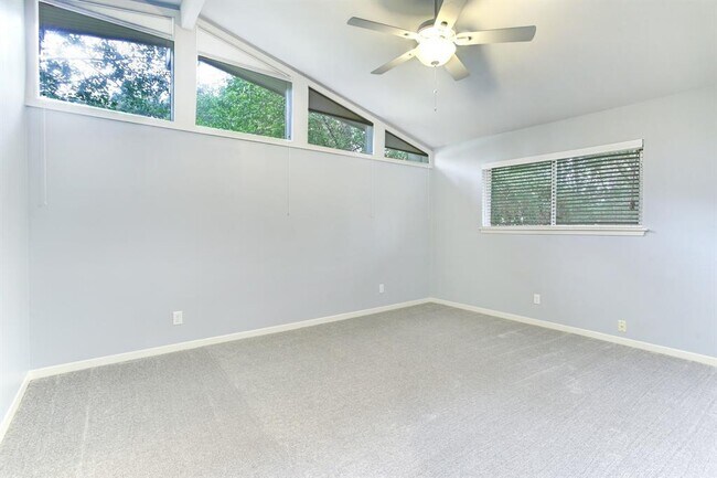 Building Photo - 11947 S Durrette Dr