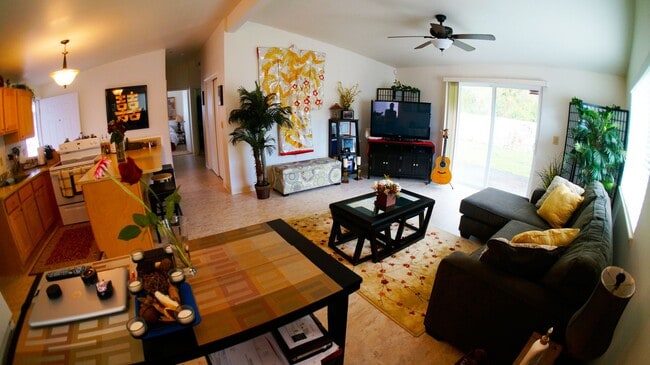 Building Photo - Hawaii Kai Charmer