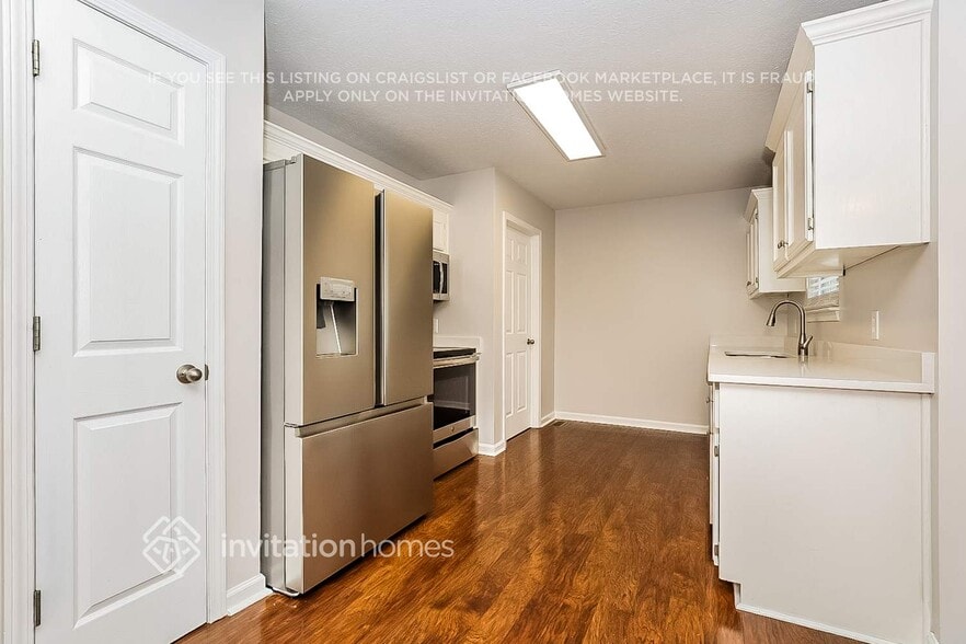 Building Photo - 497 Laramie Dr