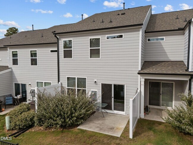 Building Photo - 1033 Heartstone Wy