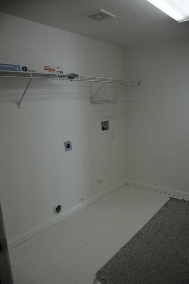 Building Photo - Antioch Dallas Ranch/Lone Tree area 4 bedroom, 3 bath home for rent