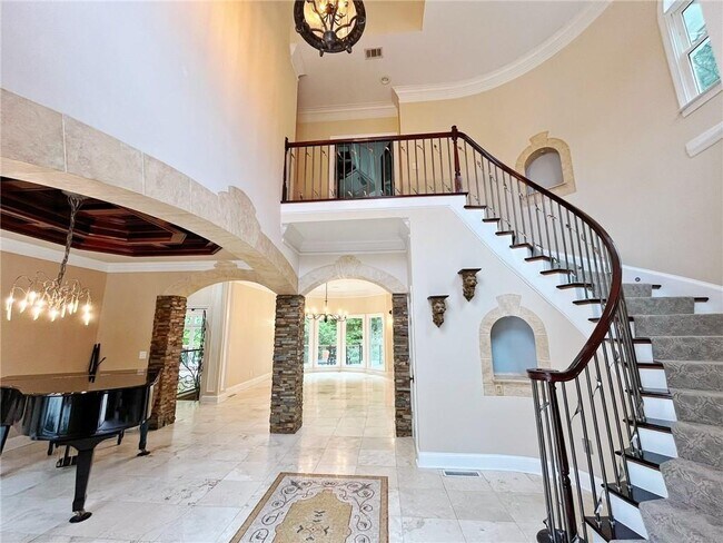 Building Photo - 6709 Wooded Cove Ct