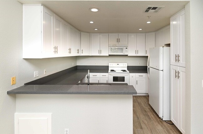 Building Photo - 146 Gallery Wy