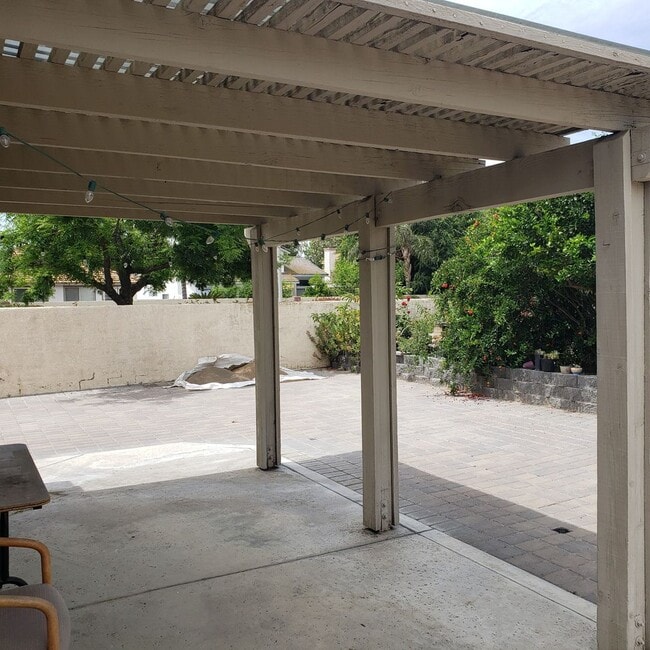 Building Photo - Beautiful home for rent in Jurupa Valley