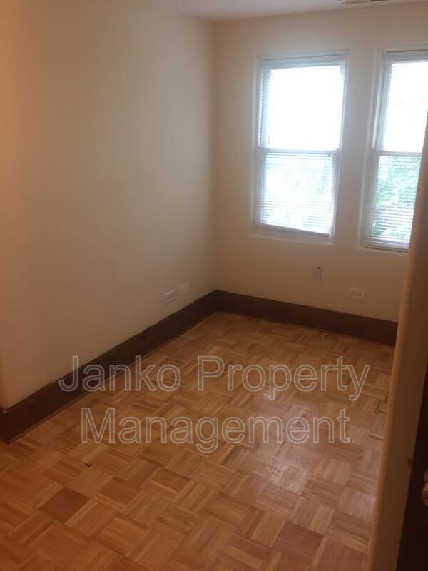 Building Photo - 2855 E 82nd St