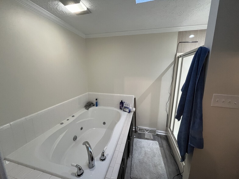 Building Photo - 120 Beverly Hills Cir