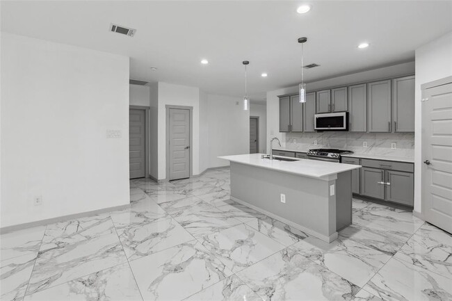 Building Photo - 7122 Telford Holw Trl