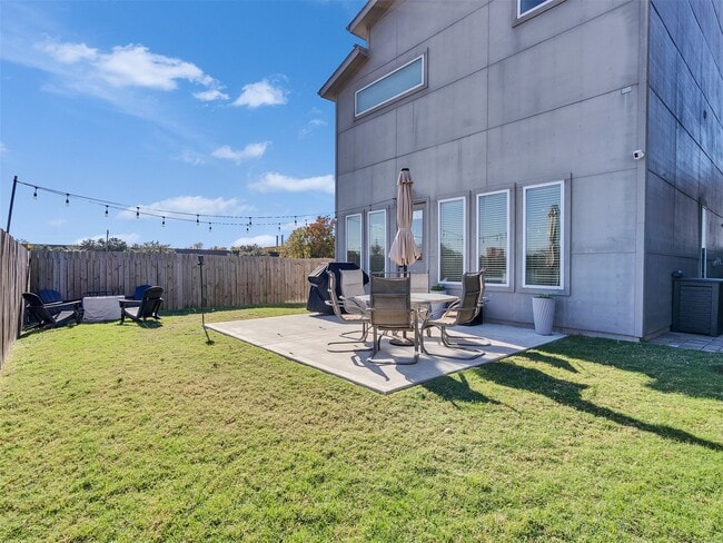 Building Photo - 5702 Rucio Ln