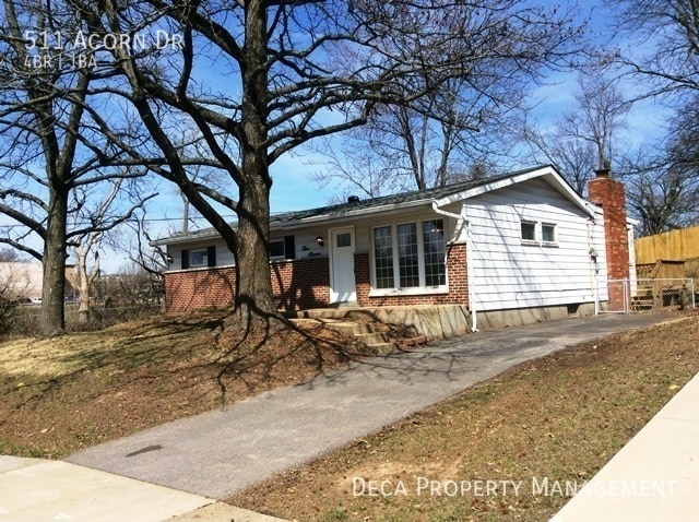 Building Photo - 4 Bedroom House in Lindbergh School District!