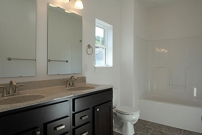 Building Photo - Easy access to Iowa City and beyond