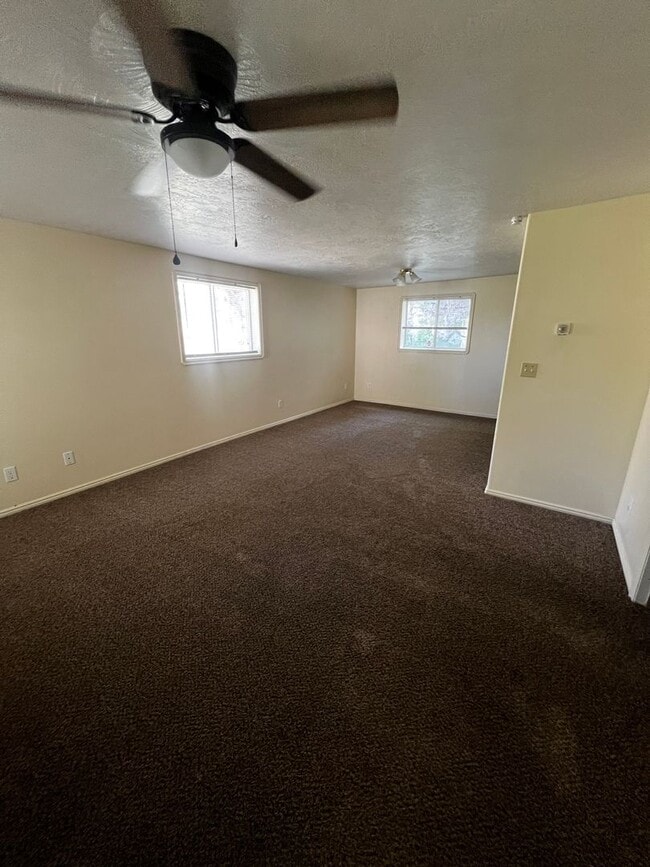 Building Photo - Great Property South of Town