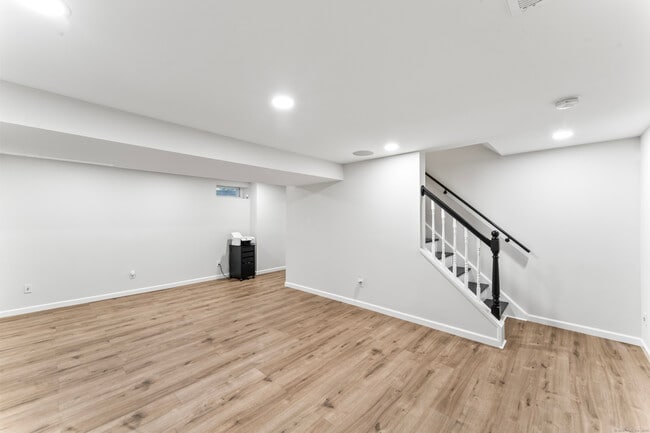 Building Photo - 11 Sagamore Dr