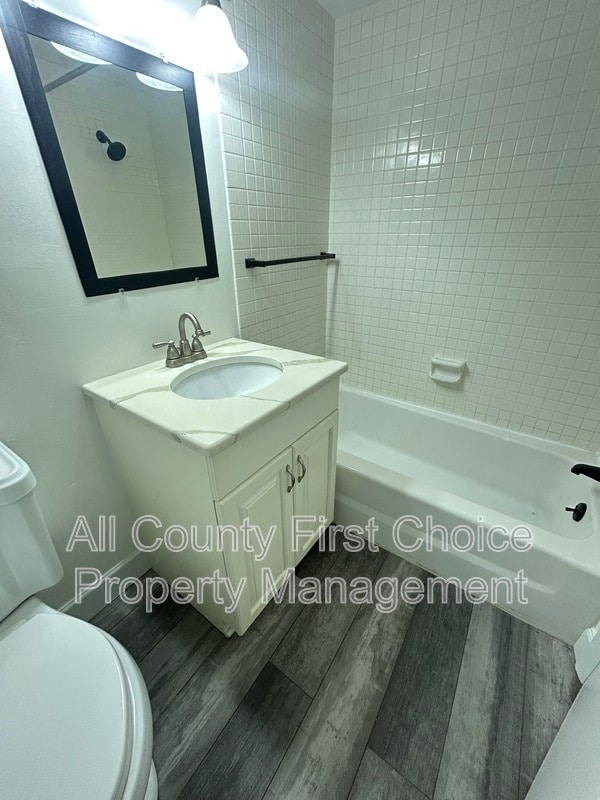 Building Photo - 780 S Village Dr