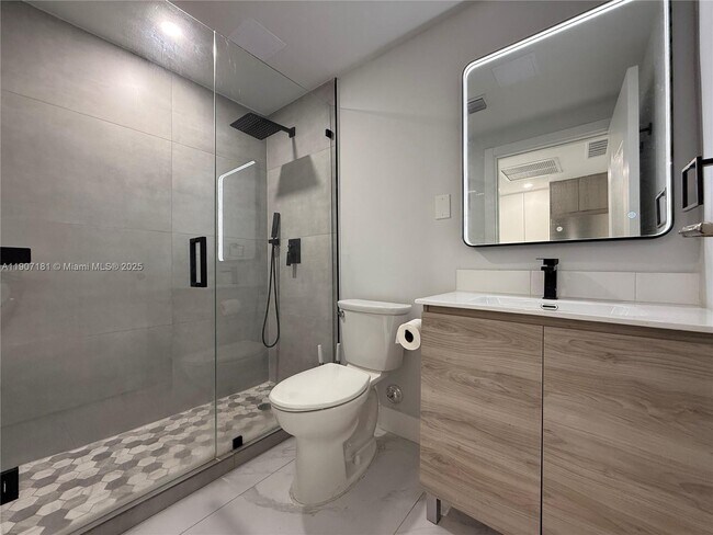 Building Photo - 944 Jefferson Ave