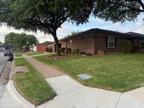 Building Photo - 3/2/2 Bedford Home for Lease- COMING SOON in May 2026