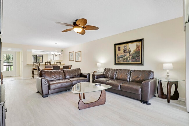 Building Photo - 1600 NE Dixie Hwy