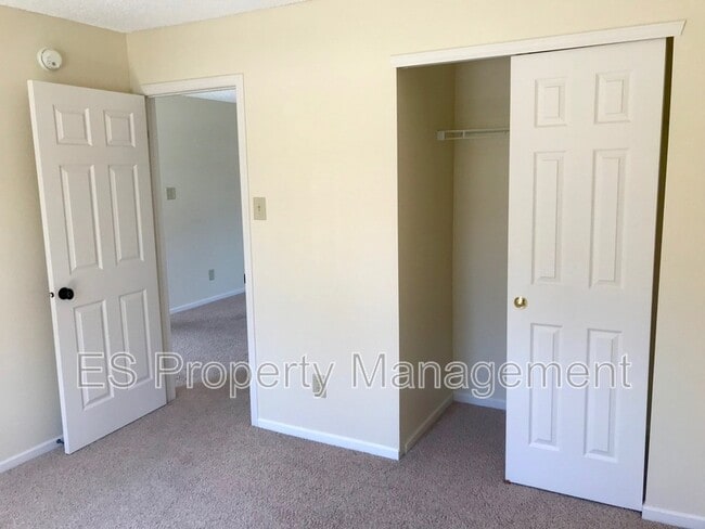 Building Photo - 10264 Cumberland Pointe Blvd