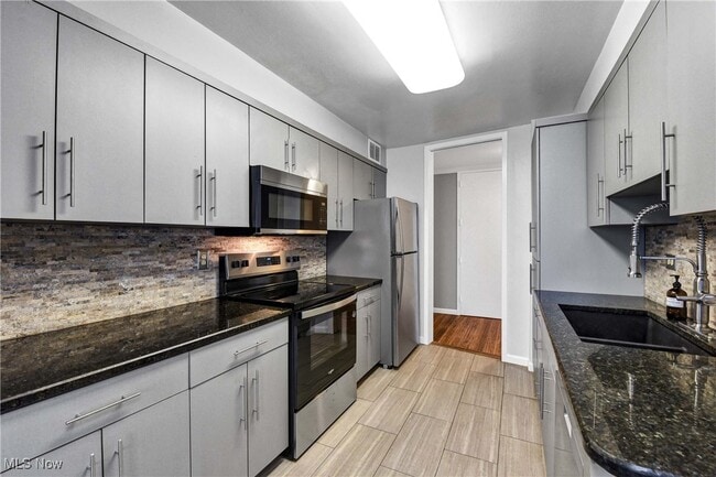 Building Photo - 12700 Lake Ave