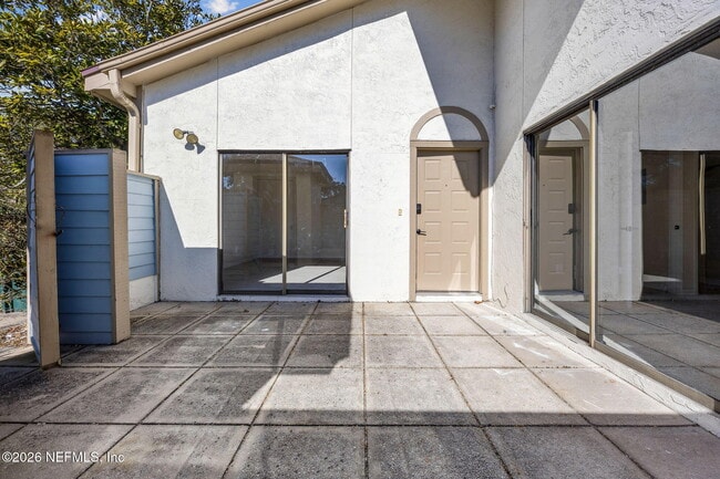 Building Photo - 1604 Challenger Ct W