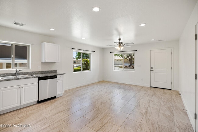 Building Photo - 6201 N Reata Dr
