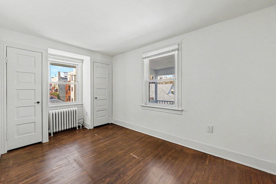 Building Photo - 25 S Kingston Ave