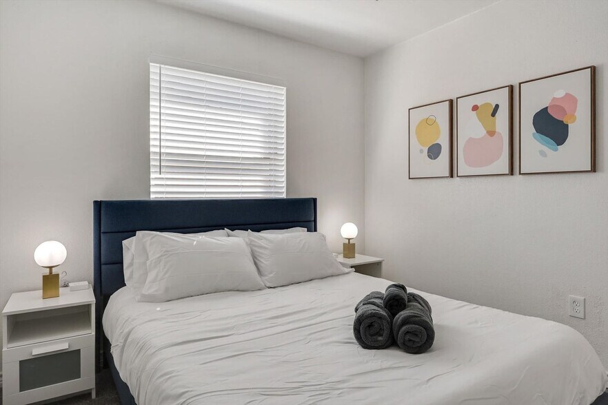 Building Photo - 7920 Limerick Ln