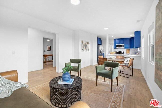 Building Photo - 2400 W 74th St