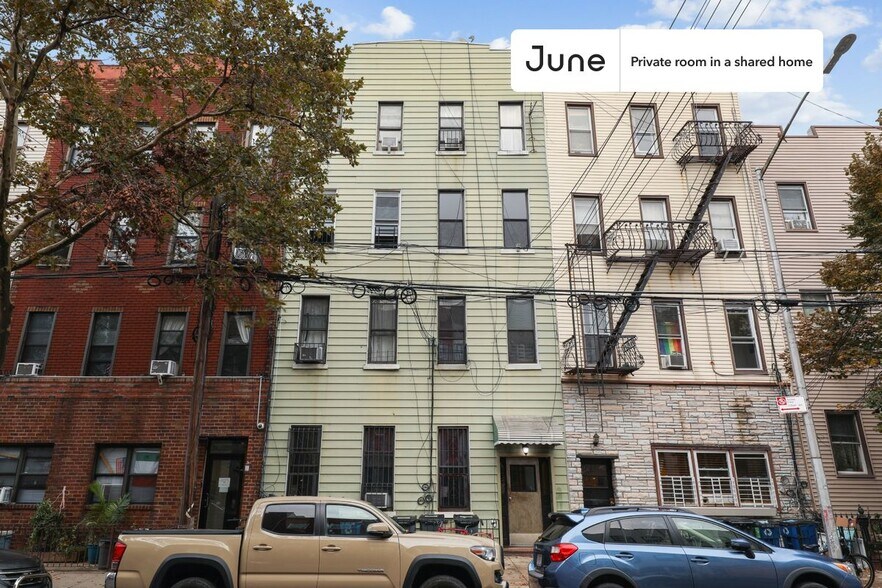 Building Photo - Room in Shared 4 bed/2 bath home