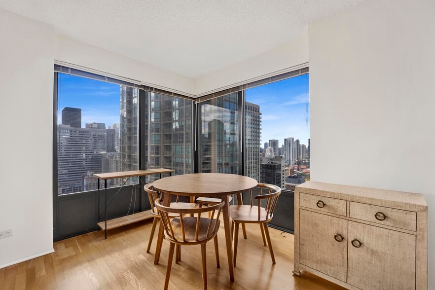 Building Photo - 30 E Huron St