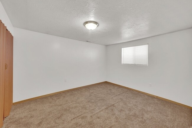 Building Photo - 9325 Quail Hollow Cir