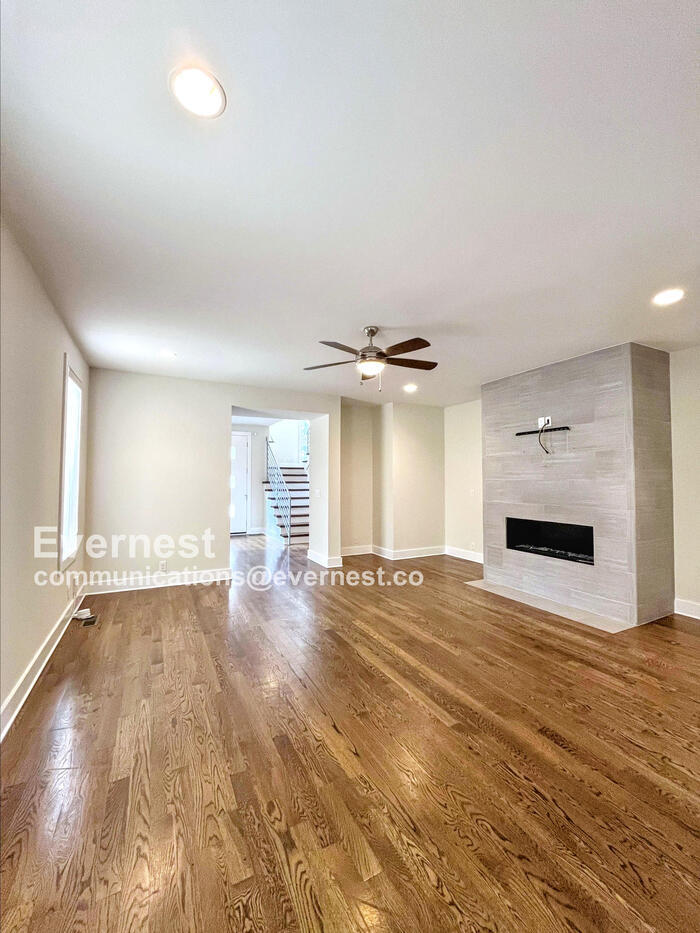 Building Photo - 1804 Cahal Ave