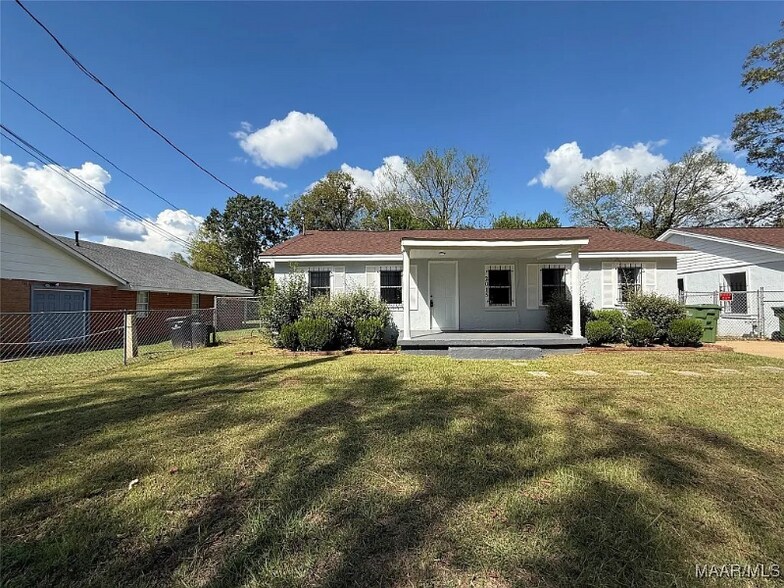 Building Photo - 2015 Stokes St