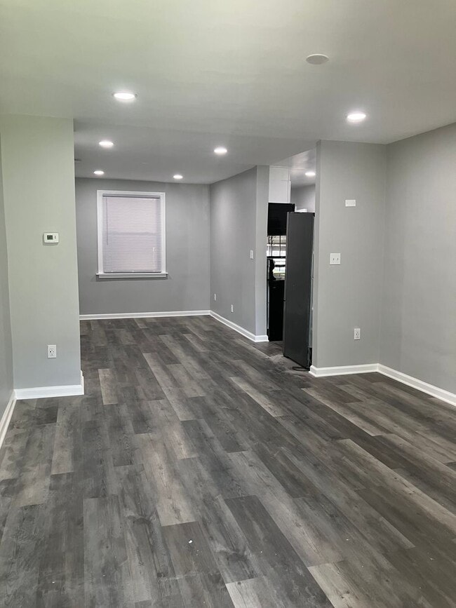 Building Photo - 5049 Chalgrove Ave