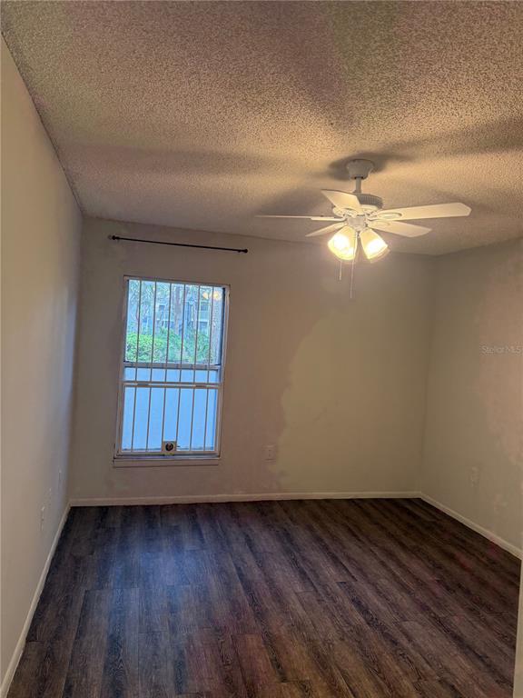 Building Photo - 3827 Bay Club Cir