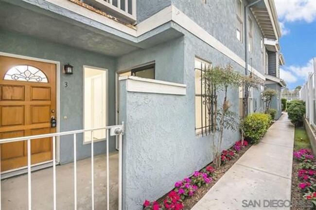 Building Photo - PB 3br Townhome $6000 to share Pacific Bea...