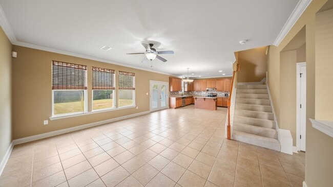 Building Photo - 3 Bedroom home with a Bonus area! Sits on ...