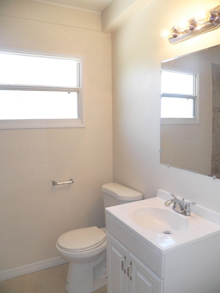 Building Photo - 1806 Cadillac Cir