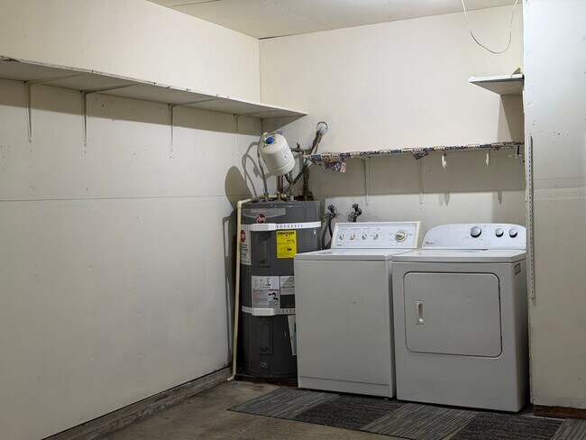 Building Photo - Olson -7721 &amp; 7723